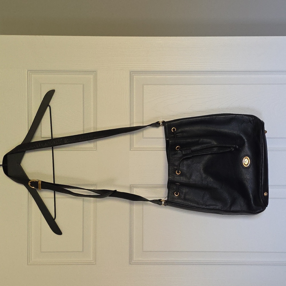 Burberry Black LEATHER bucket Bag With Plaid Interior